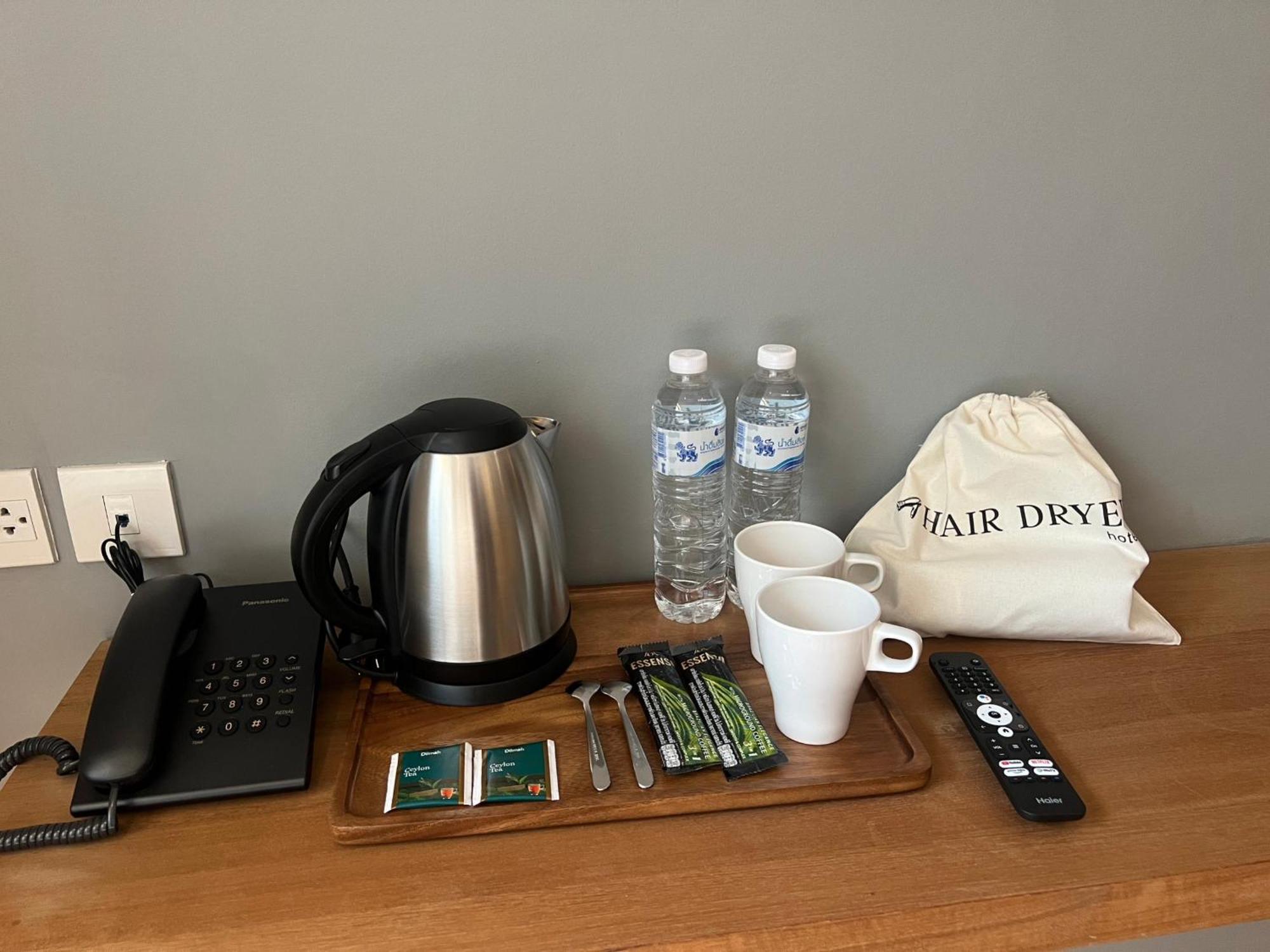Woodstory Boutique Hotel Банкок Екстериор снимка