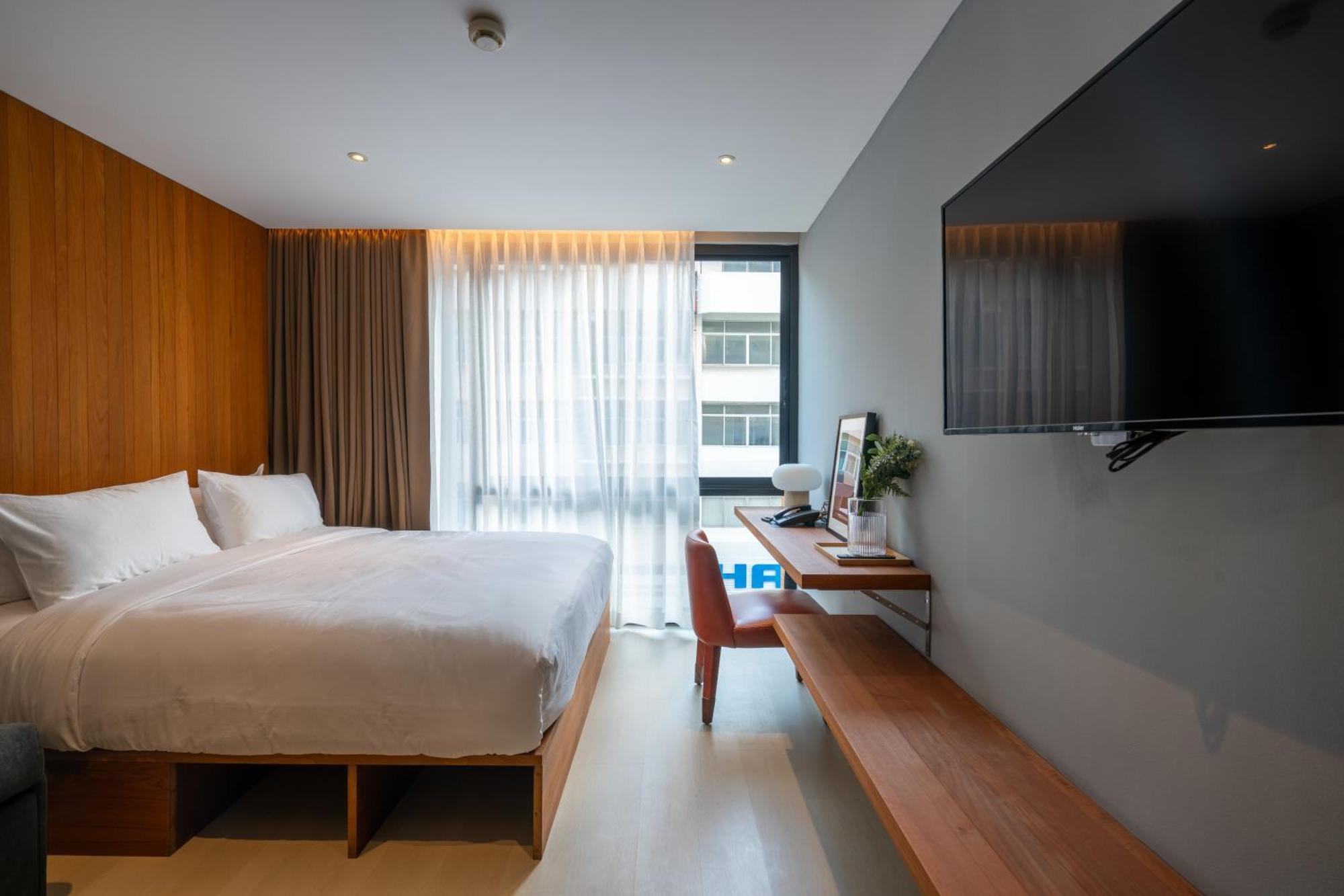 Woodstory Boutique Hotel Банкок Екстериор снимка