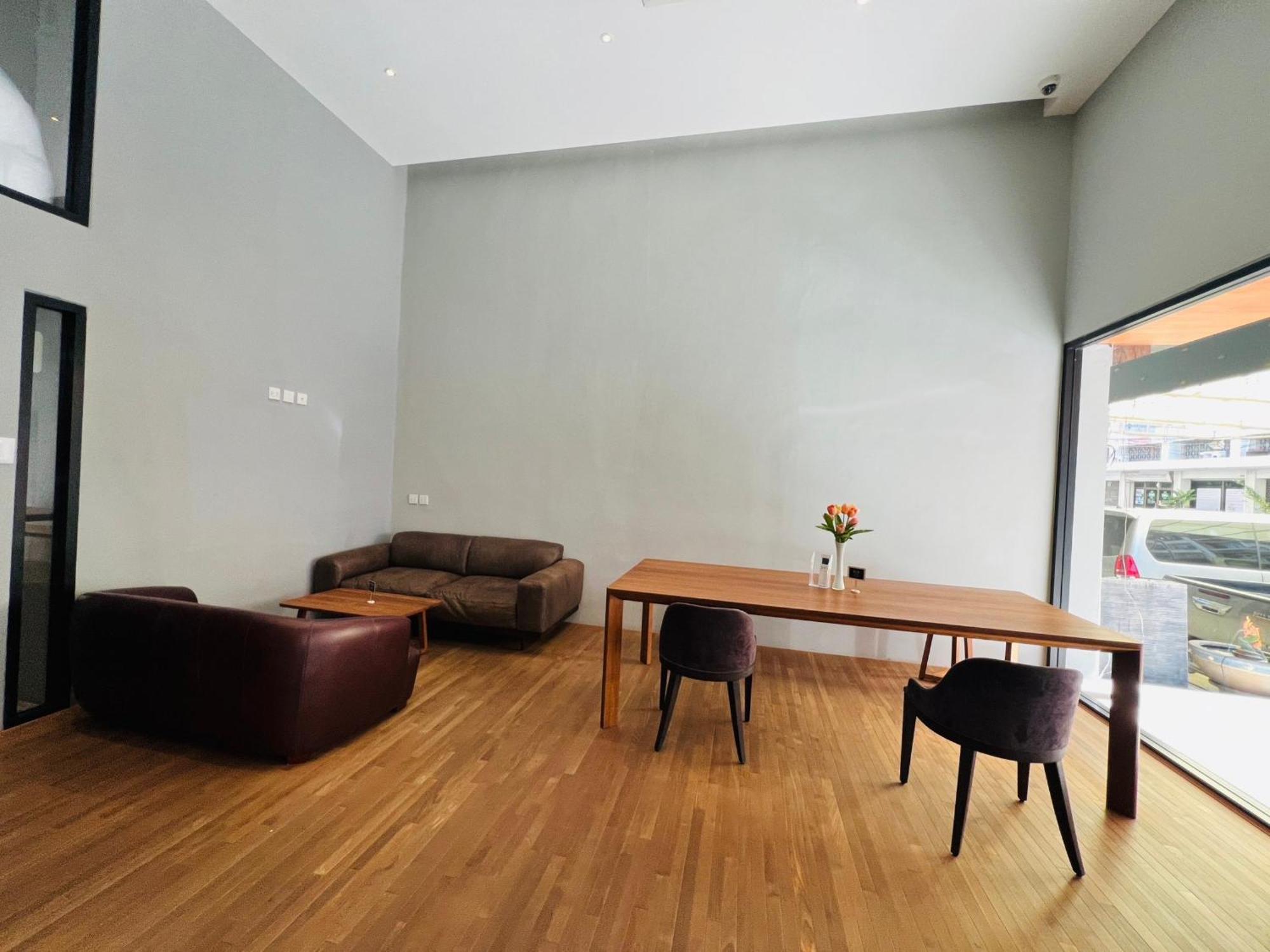 Woodstory Boutique Hotel Банкок Екстериор снимка