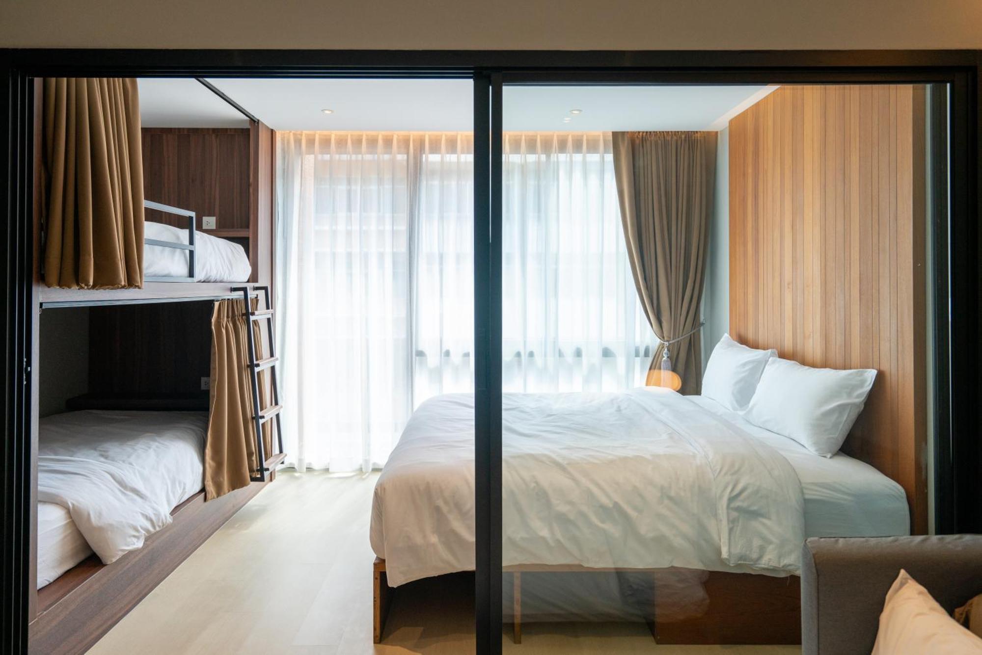Woodstory Boutique Hotel Банкок Екстериор снимка
