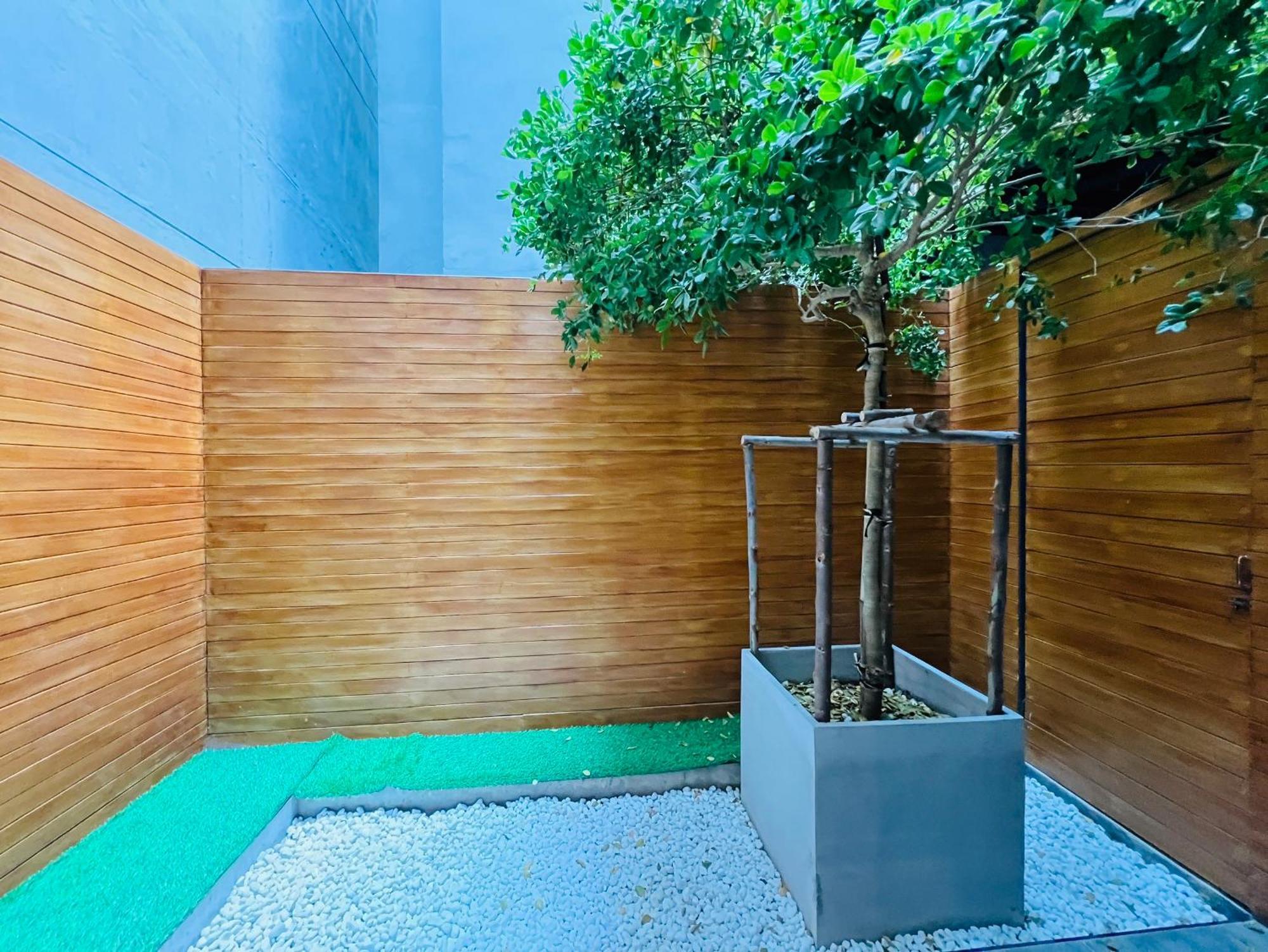 Woodstory Boutique Hotel Банкок Екстериор снимка